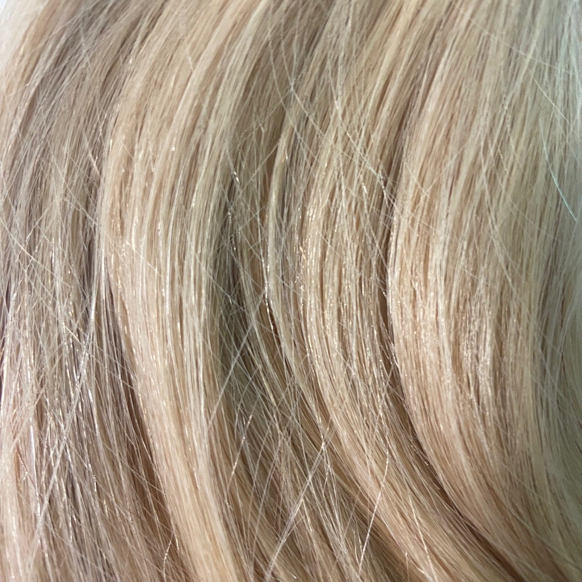 I-Tip 18" 25g Professional Hair Extensions - #17 Chardonay Blonde (aka Dirty Ash Blonde)